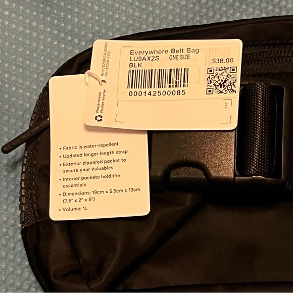 Lululemon Everywhere Belt Bag Black 1L - Picture 7 of 8